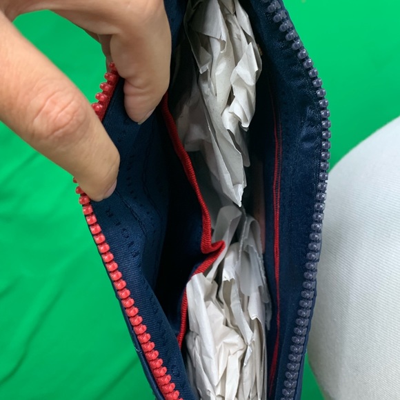 NWT Navy Blue Tommy Hilfiger Crossbody** - Picture 3 of 4